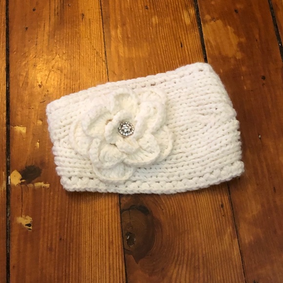 White winter headband - Picture 1 of 2